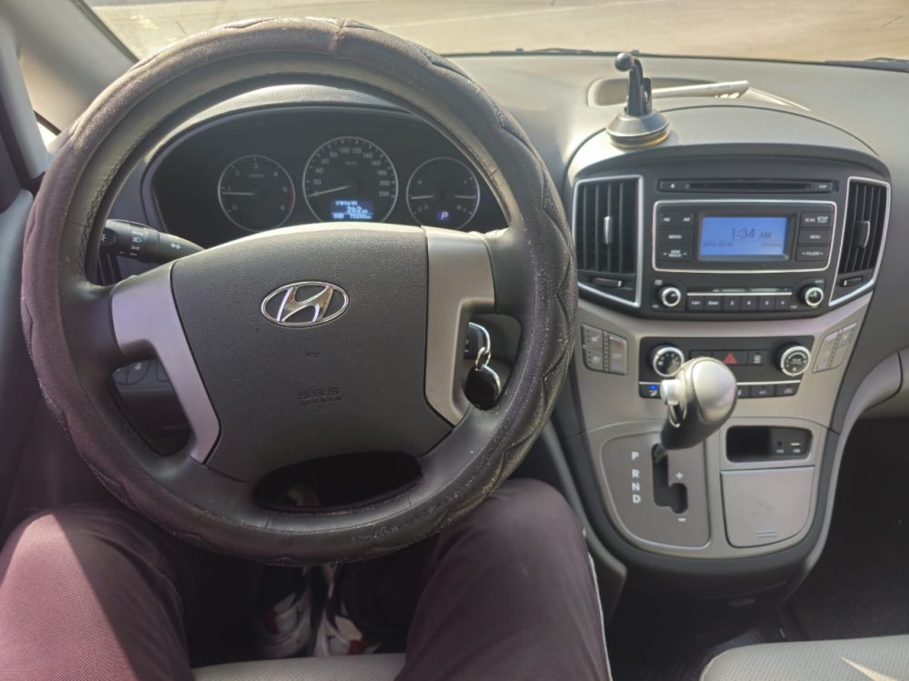 HYUNDAI GRAND STAREX 2020 – 2.5cc Turbo Diesel / 12 Pasajeros / 4×2 / Automático-Secuencial - Imagen 17