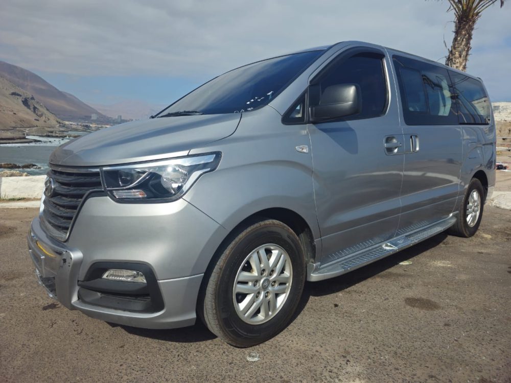 HYUNDAI GRAND STAREX 2020 – 2.5cc Turbo Diesel / 12 Pasajeros / 4×2 / Automático-Secuencial