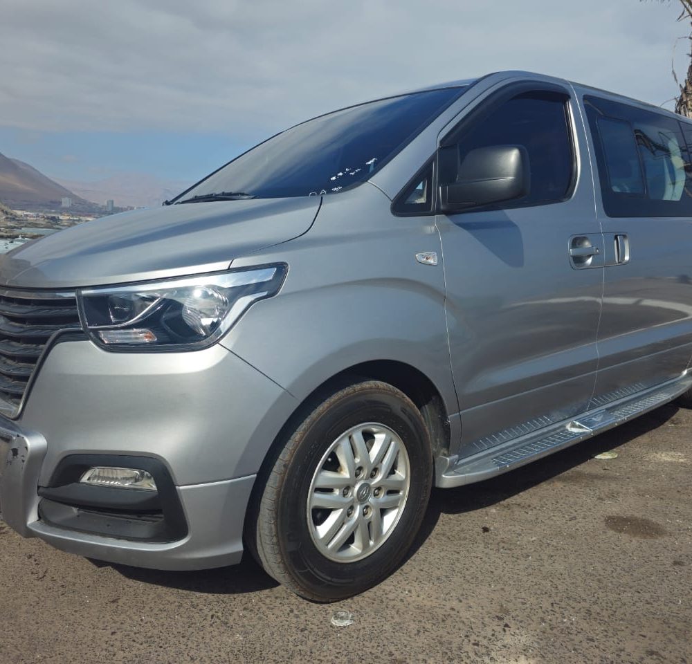 HYUNDAI GRAND STAREX 2020 – 2.5cc Turbo Diesel / 12 Pasajeros / 4×2 / Automático-Secuencial