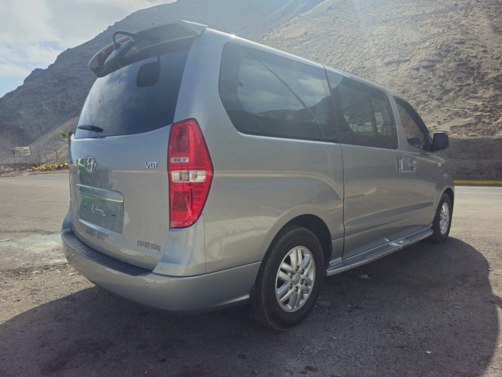 HYUNDAI GRAND STAREX 2020 – 2.5cc Turbo Diesel / 12 Pasajeros / 4×2 / Automático-Secuencial - Imagen 4