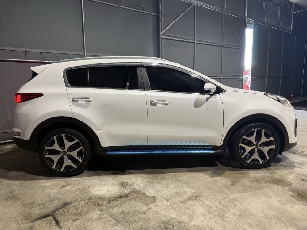 KIA SPORTAGE 2018 - 2.0cc Turbo Diesel / 4x2 / 5 Pasajeros / Cámara de retroceso - Imagen 9