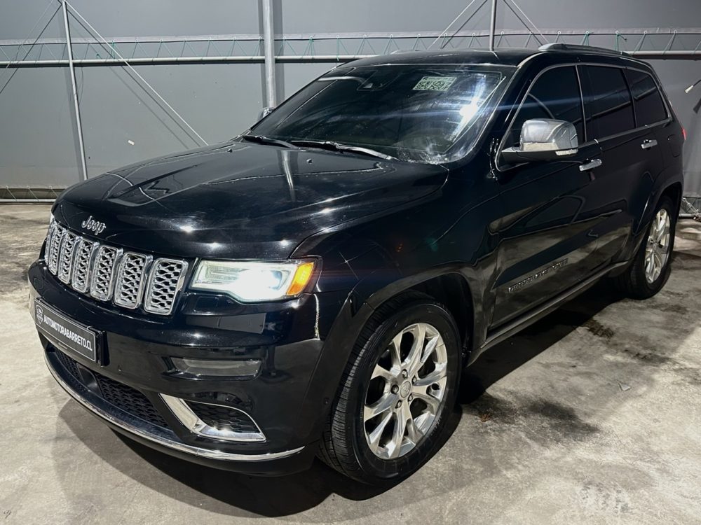 JEEP GRAND CHEROKEE SUMMIT 2019 – 3.6 GASOLINA / 5 PASAJEROS / 4X4 / FULL EQUIPPED