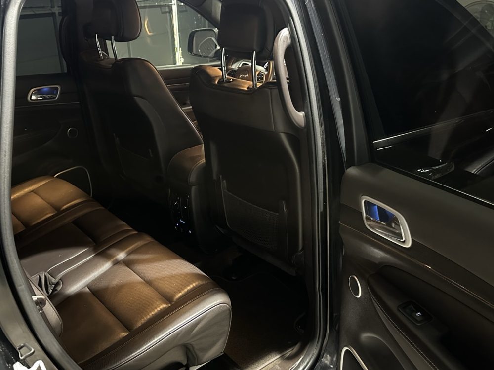 JEEP GRAND CHEROKEE SUMMIT 2019 – 3.6 GASOLINA / 5 PASAJEROS / 4X4 / FULL EQUIPPED - Imagen 12