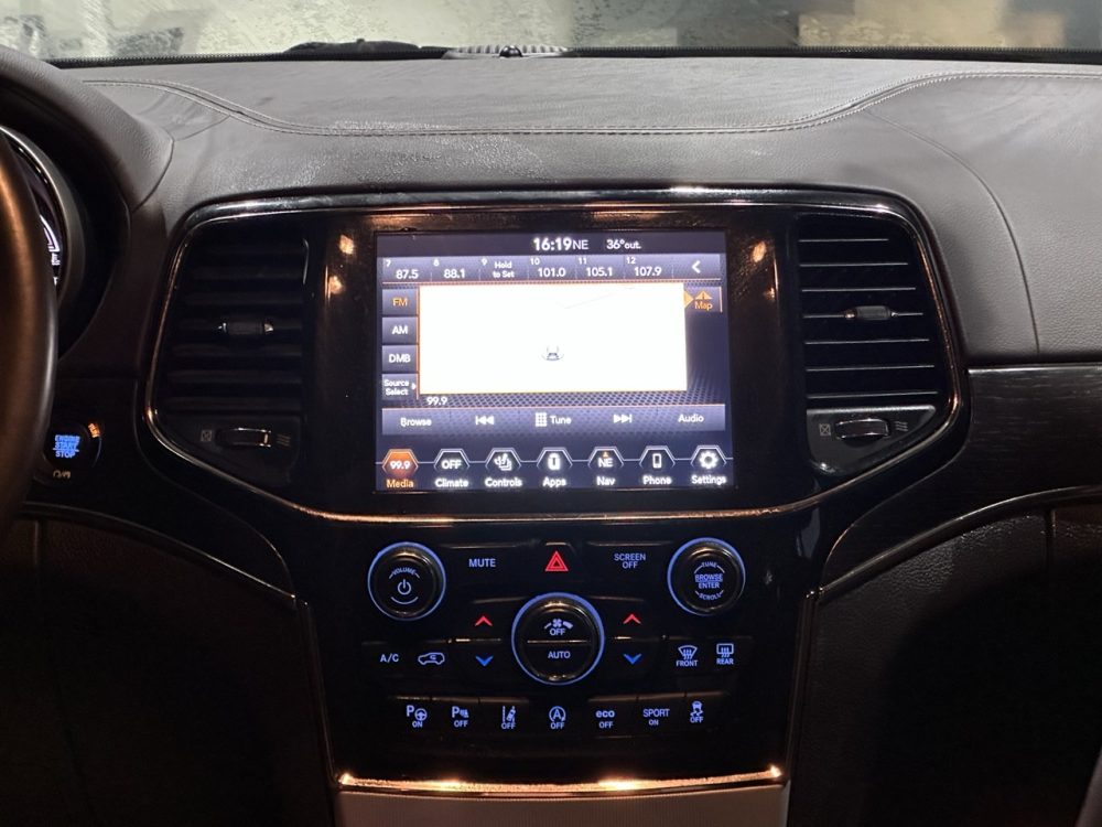 JEEP GRAND CHEROKEE SUMMIT 2019 – 3.6 GASOLINA / 5 PASAJEROS / 4X4 / FULL EQUIPPED - Imagen 16