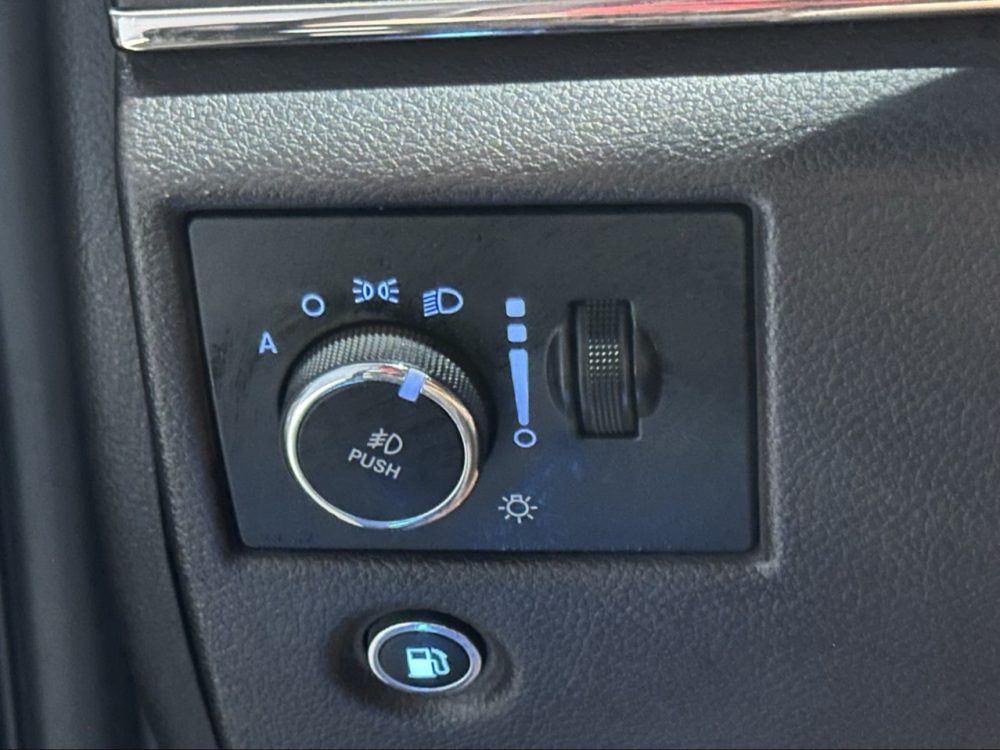 JEEP GRAND CHEROKEE SUMMIT 2019 – 3.6 GASOLINA / 5 PASAJEROS / 4X4 / FULL EQUIPPED - Imagen 28