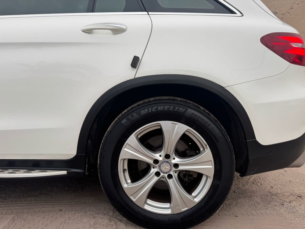MERCEDES BENZ GLC220d 2016 – 2.2cc Turbo Diesel / 5 Pasajeros / 4matic - Imagen 9