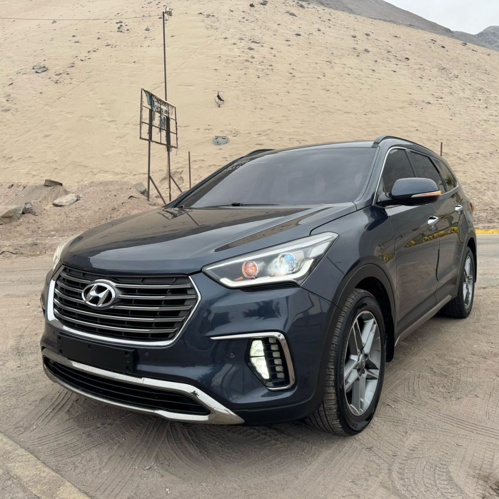 HYUNDAI MAXCRUZ 2018 – 2.2cc Turbo Diesel / 4×2 / 7 Pasajeros / Portalon Electronico / Camara retro