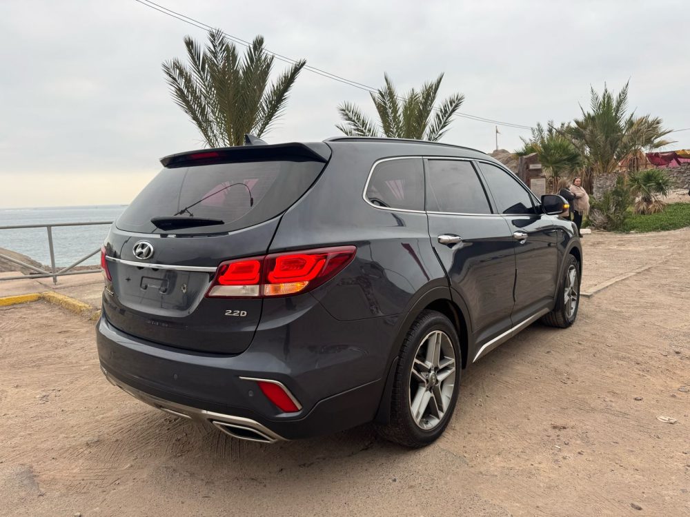 HYUNDAI MAXCRUZ 2018 – 2.2cc Turbo Diesel / 4×2 / 7 Pasajeros / Portalon Electronico / Camara retro - Imagen 5