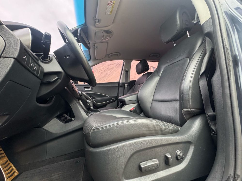 HYUNDAI MAXCRUZ 2018 – 2.2cc Turbo Diesel / 4×2 / 7 Pasajeros / Portalon Electronico / Camara retro - Imagen 22