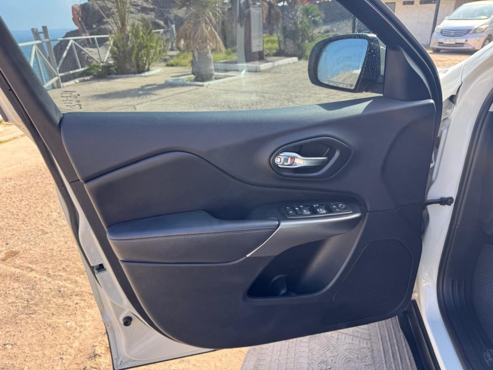 JEEP CHEROKEE 2019 / GASOLINA / 2.4CC / LONGITUDE / 4X4 - Imagen 22