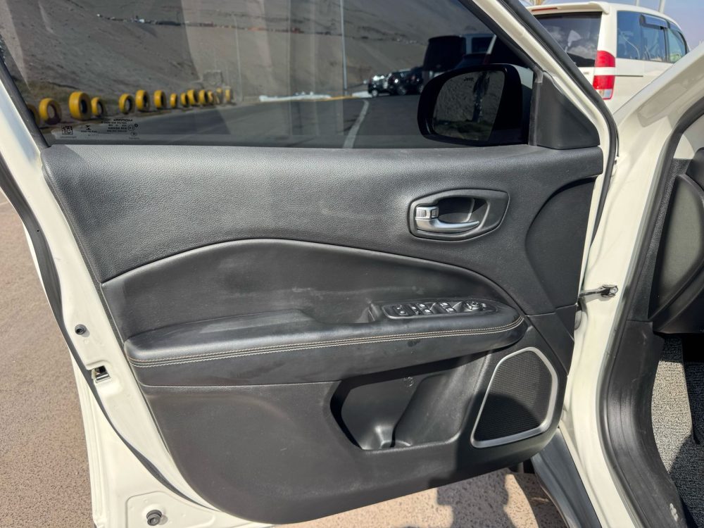 JEEP COMPASS 2019 / GASOLINA / 2.4CC / LONGITUDE / 4X4 - Imagen 38