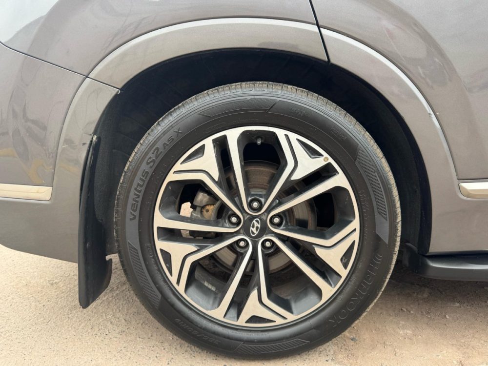 HYUNDAI SANTAFE 2019 - 2.2CC Turbo Diesel / 7 Pasajeros / 4x2 / cámara 360° - Imagen 16