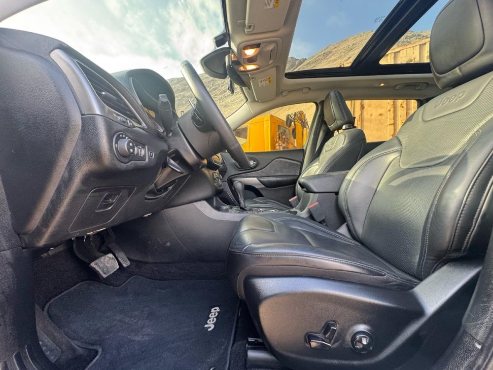 JEEP CHEROKEE LIMITED 2019 - 2.4cc Bencinero / 4x4 / 5 Pasajeros / Full Equipped - Imagen 16