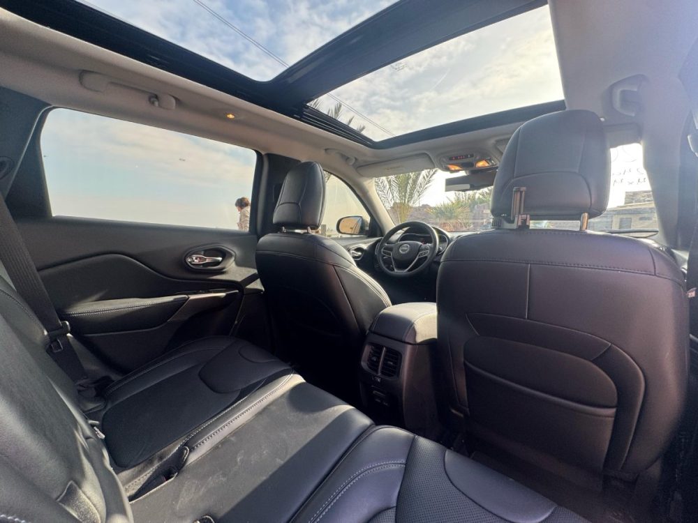 JEEP CHEROKEE LIMITED 2019 - 2.4cc Bencinero / 4x4 / 5 Pasajeros / Full Equipped - Imagen 25