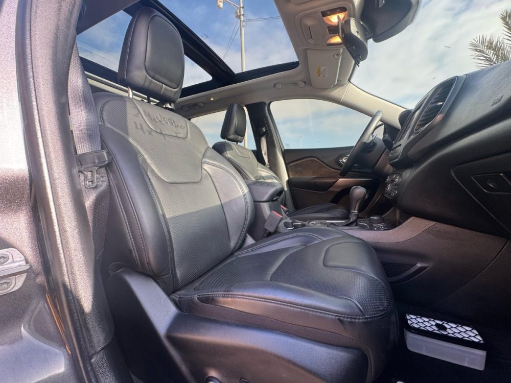 JEEP CHEROKEE LIMITED 2019 - 2.4cc Bencinero / 4x4 / 5 Pasajeros / Full Equipped - Imagen 26