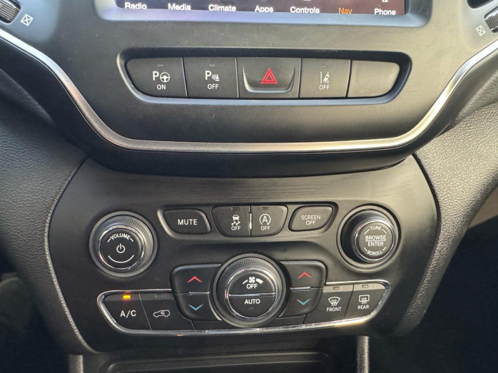 JEEP CHEROKEE LIMITED 2019 - 2.4cc Bencinero / 4x4 / 5 Pasajeros / Full Equipped - Imagen 42