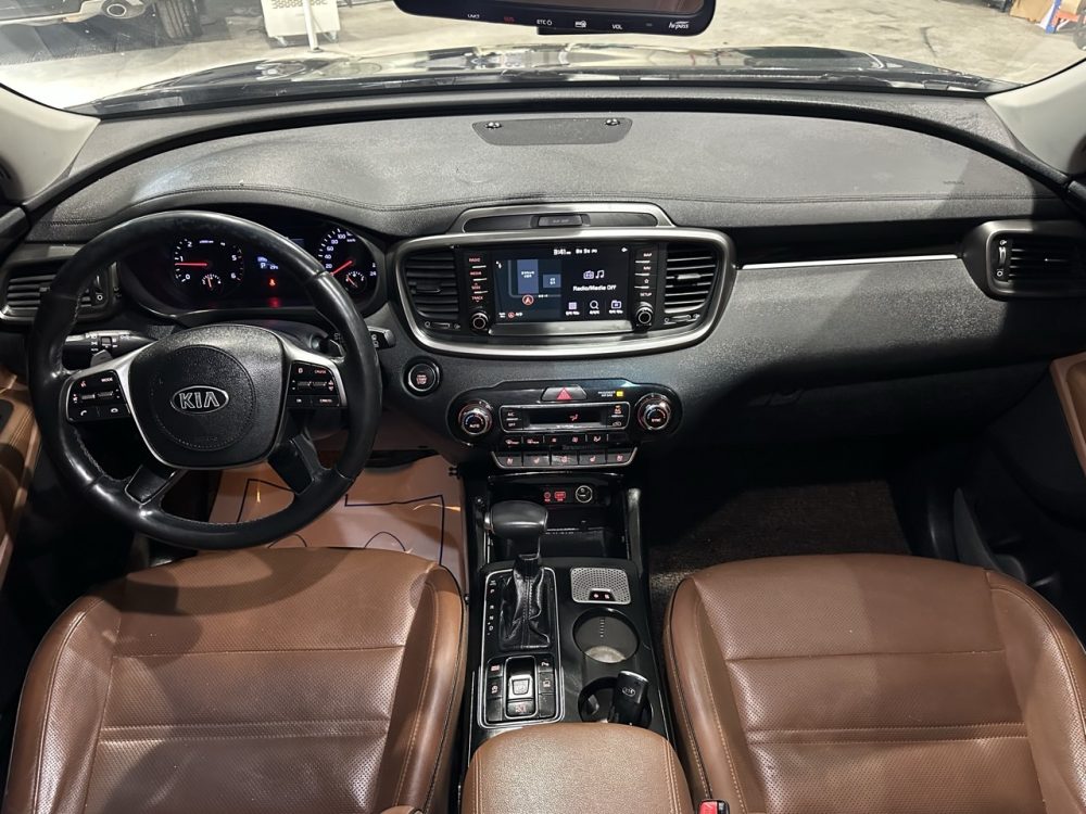 KIA SORENTO 2018 – 2.2CC Turbo Diesel / 7 Pasajeros / 4×2 / cámara 360° - Imagen 17