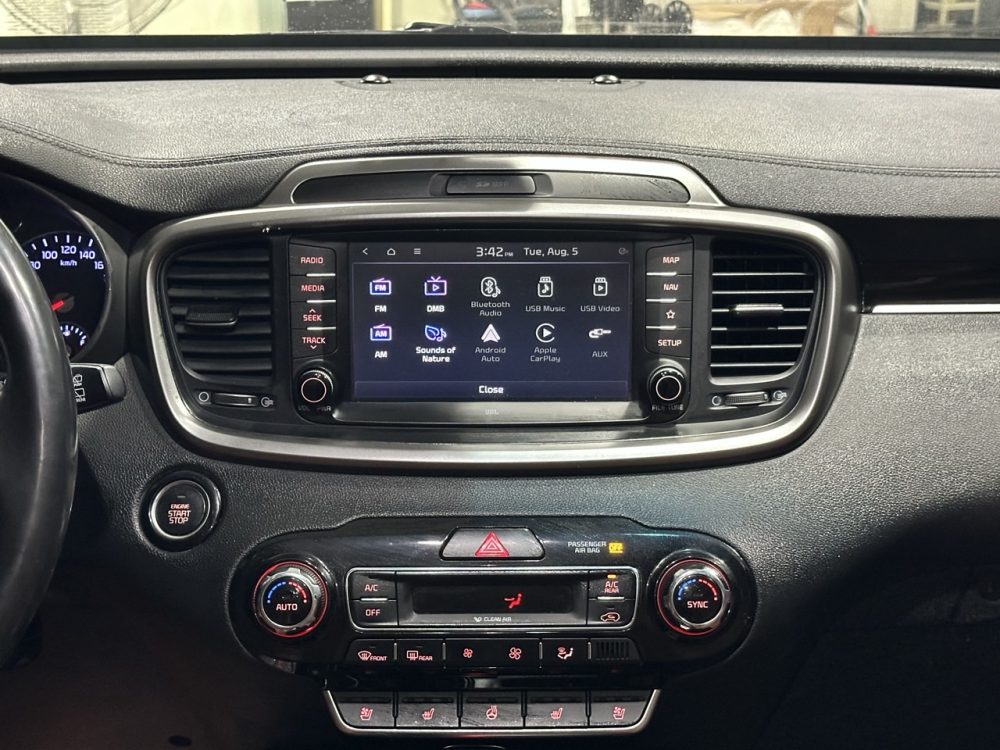KIA SORENTO 2018 – 2.2CC Turbo Diesel / 7 Pasajeros / 4×2 / cámara 360° - Imagen 19