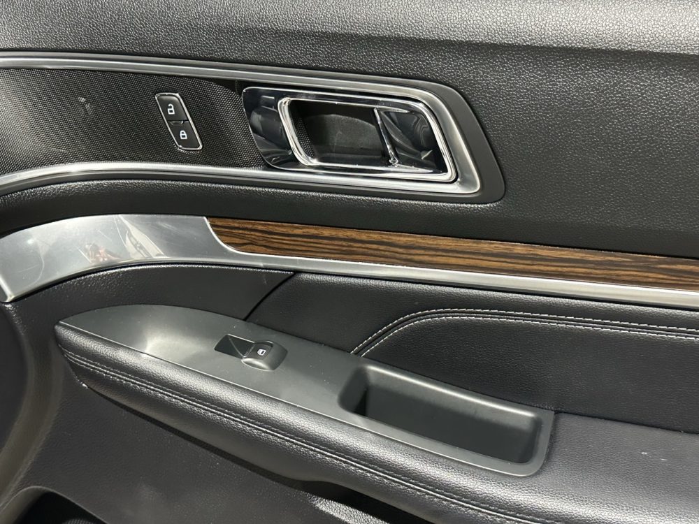FORD EXPLORER LIMITED 2018 - 2.3cc EcoBoost / 4x4 / 7 Pasajeros / Top Line - Imagen 23
