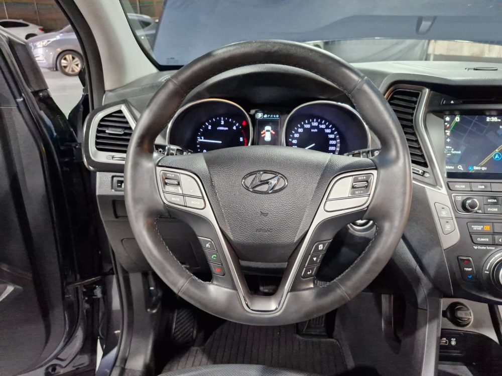 HYUNDAI SANTA FE  2016 – 2.2cc Turbo Diesel / 4×2 / 7 Pasajeros / Portalon Electronico / Camara retro - Imagen 16
