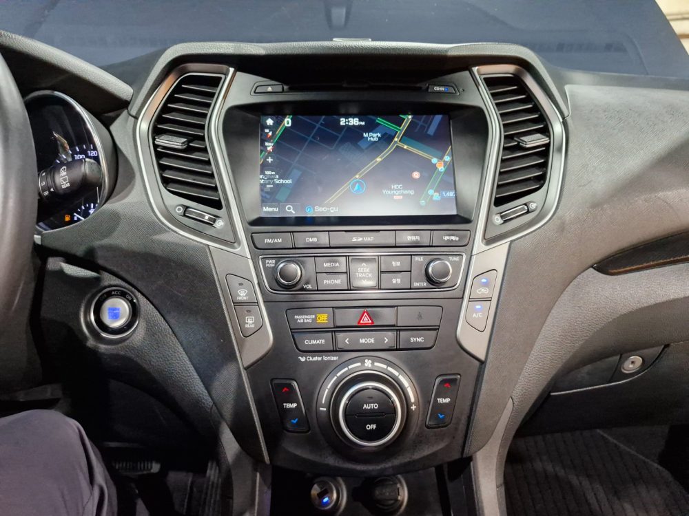 HYUNDAI SANTA FE  2016 – 2.2cc Turbo Diesel / 4×2 / 7 Pasajeros / Portalon Electronico / Camara retro - Imagen 18