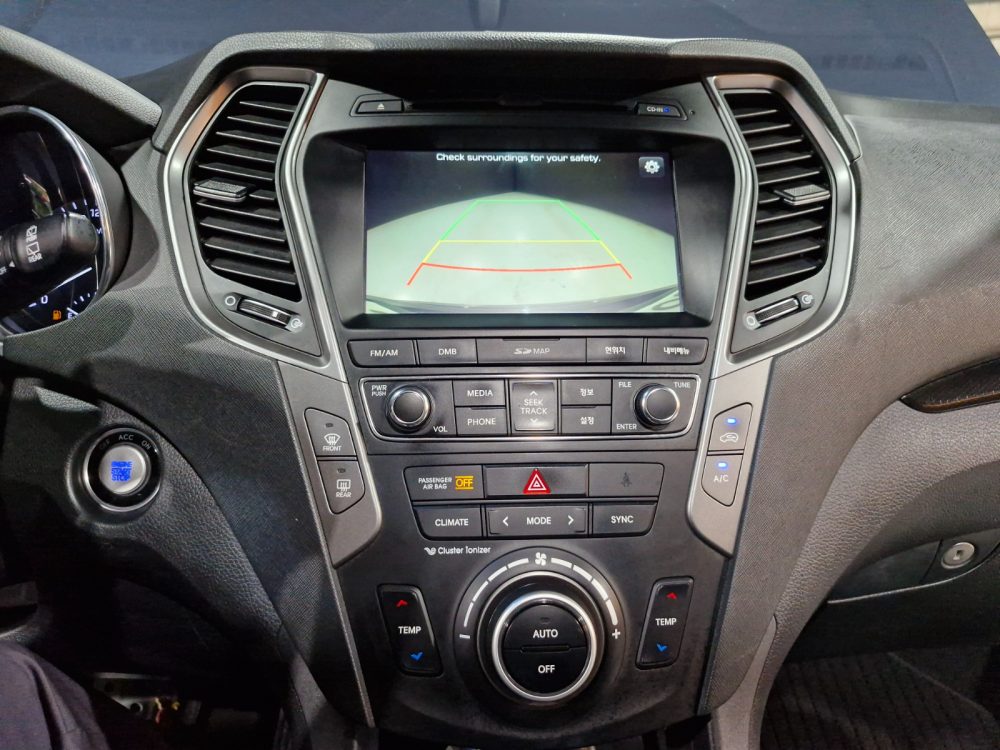 HYUNDAI SANTA FE  2016 – 2.2cc Turbo Diesel / 4×2 / 7 Pasajeros / Portalon Electronico / Camara retro - Imagen 19