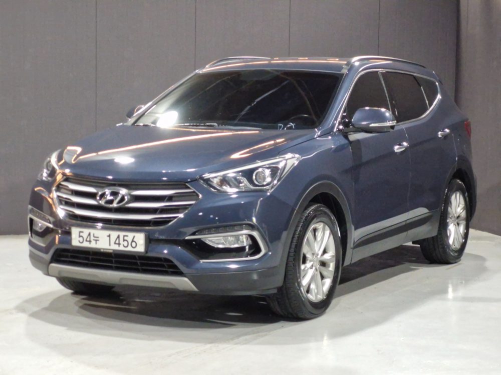 HYUNDAI SANTA FE 2018 – 2.2cc Turbo Diesel / 4×2 / 7 Pasajeros / Portalon Electronico / Camara retro