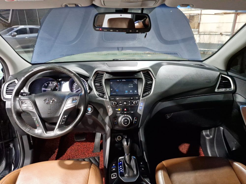 HYUNDAI SANTA FE 2018 – 2.2cc Turbo Diesel / 4×2 / 7 Pasajeros / Portalon Electronico / Camara retro - Imagen 15