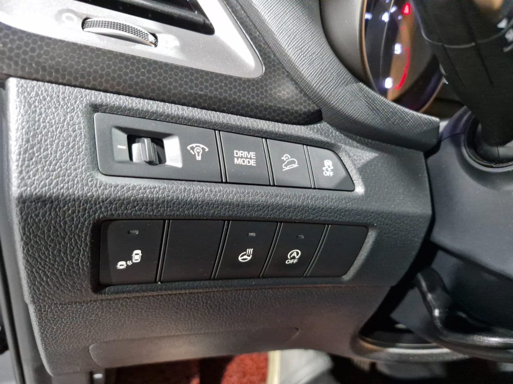 HYUNDAI SANTA FE 2018 – 2.2cc Turbo Diesel / 4×2 / 7 Pasajeros / Portalon Electronico / Camara retro - Imagen 24
