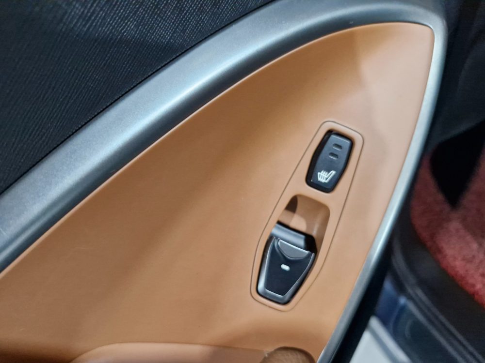 HYUNDAI SANTA FE 2018 – 2.2cc Turbo Diesel / 4×2 / 7 Pasajeros / Portalon Electronico / Camara retro - Imagen 26