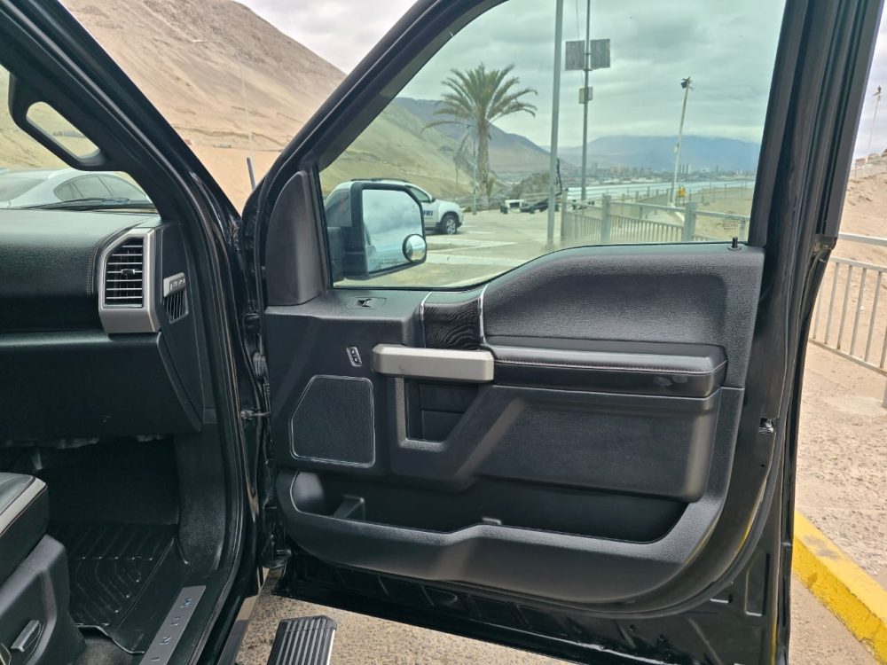 FORD F-150 PLATINIUM 2018 – 3.0cc / V6 / POWER STROKE / 5 Pasajeros - Imagen 15
