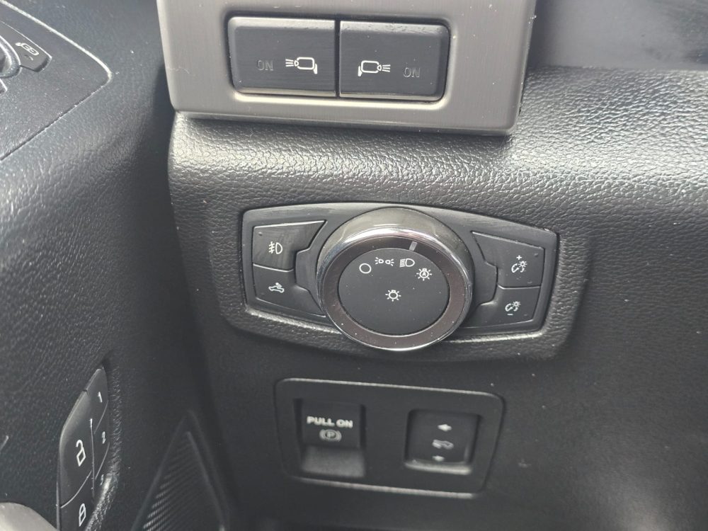 FORD F-150 PLATINIUM 2018 – 3.0cc / V6 / POWER STROKE / 5 Pasajeros - Imagen 28