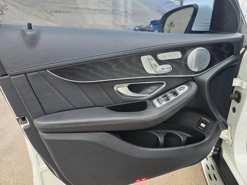 MERCEDES BENZ GLC250d 2017 – 2.2cc Turbo Diesel / 5 Pasajeros / 4matic / Kit AMG - Imagen 18