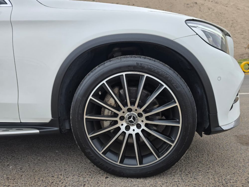 MERCEDES BENZ GLC250d 2017 – 2.2cc Turbo Diesel / 5 Pasajeros / 4matic / Kit AMG - Imagen 14