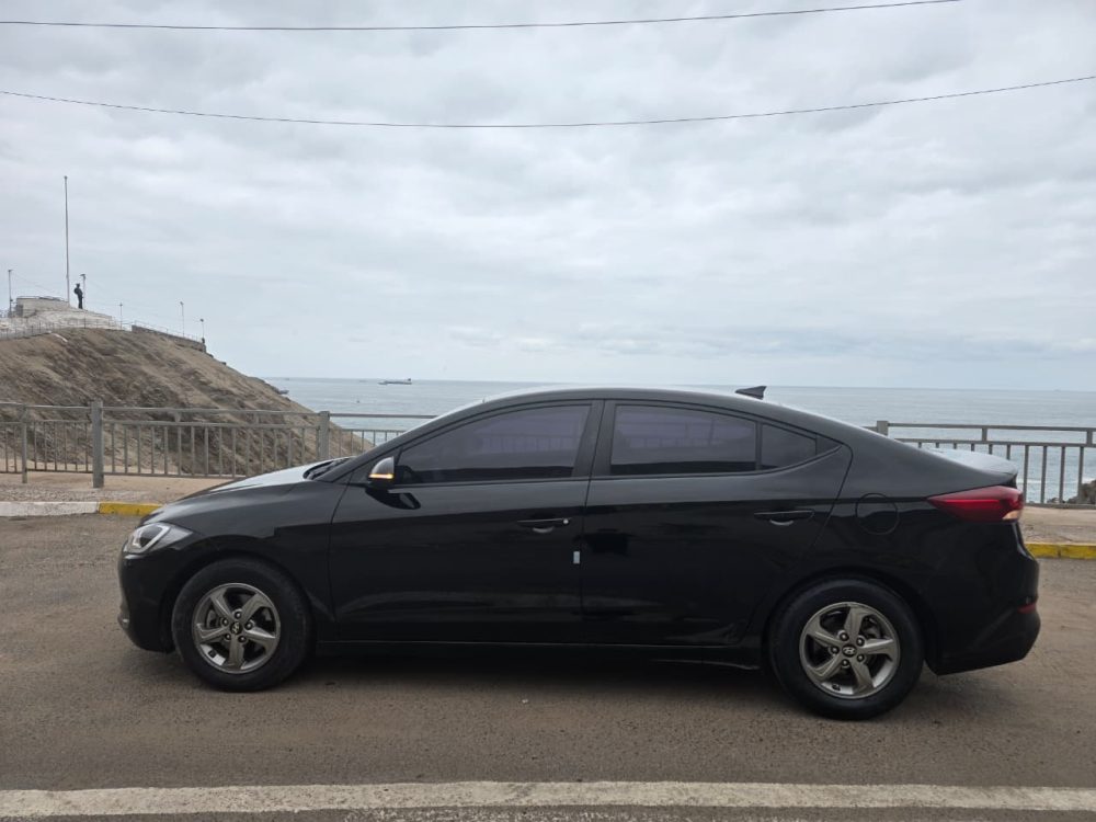 HYUNDAI AVANTE 2018 – 1.6cc Turbo Diesel / 5 Pasajeros / Cámara Retro - Imagen 8