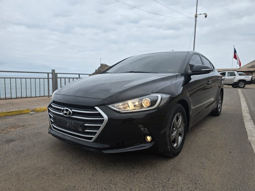 HYUNDAI AVANTE 2018 – 1.6cc Turbo Diesel / 5 Pasajeros / Cámara Retro