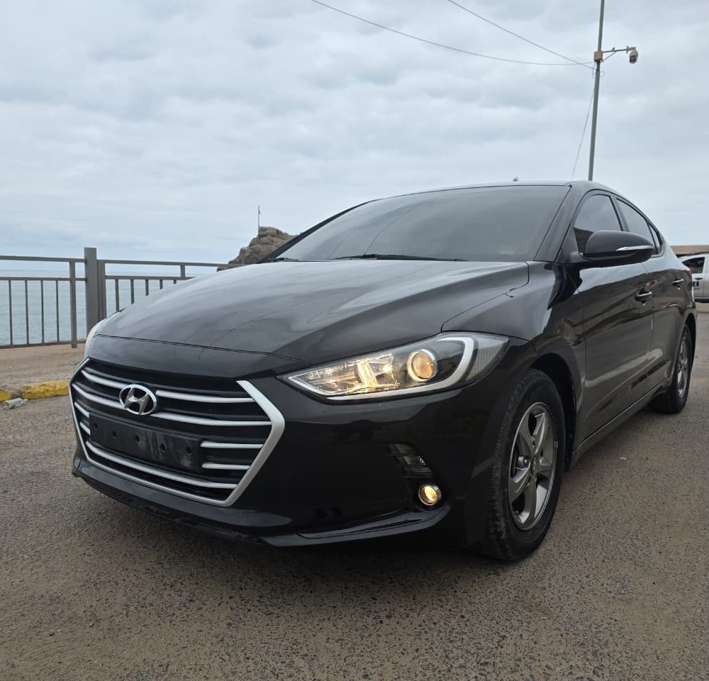 HYUNDAI AVANTE 2018 – 1.6cc Turbo Diesel / 5 Pasajeros / Cámara Retro