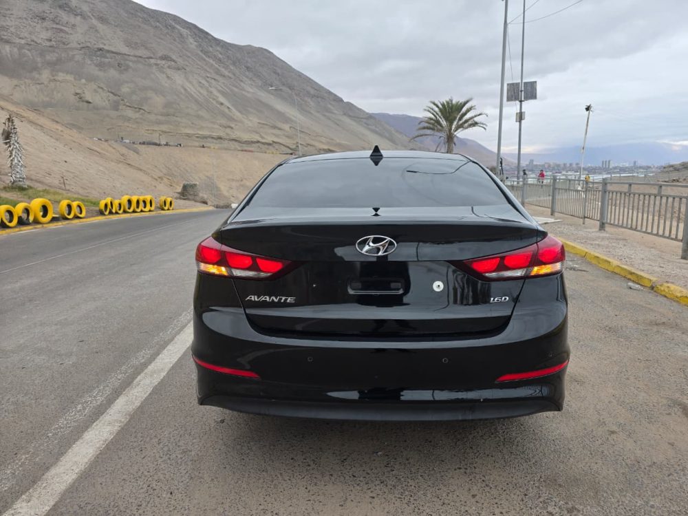 HYUNDAI AVANTE 2018 – 1.6cc Turbo Diesel / 5 Pasajeros / Cámara Retro - Imagen 6