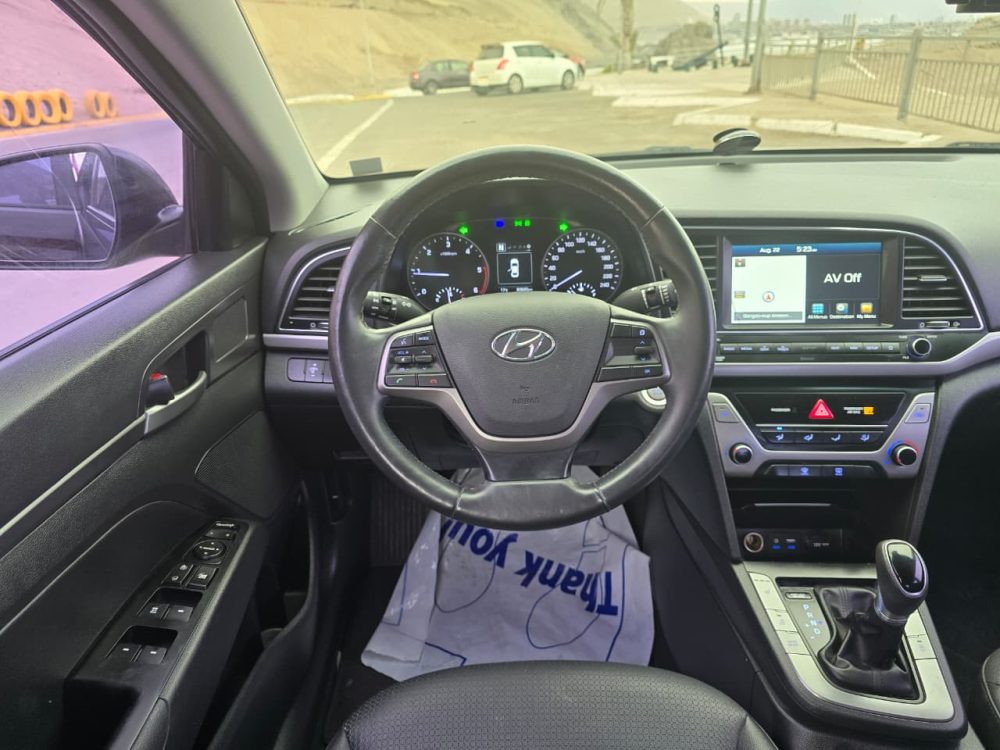 HYUNDAI AVANTE 2018 – 1.6cc Turbo Diesel / 5 Pasajeros / Cámara Retro - Imagen 15