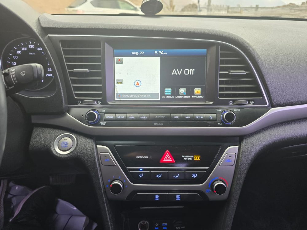 HYUNDAI AVANTE 2018 – 1.6cc Turbo Diesel / 5 Pasajeros / Cámara Retro - Imagen 18