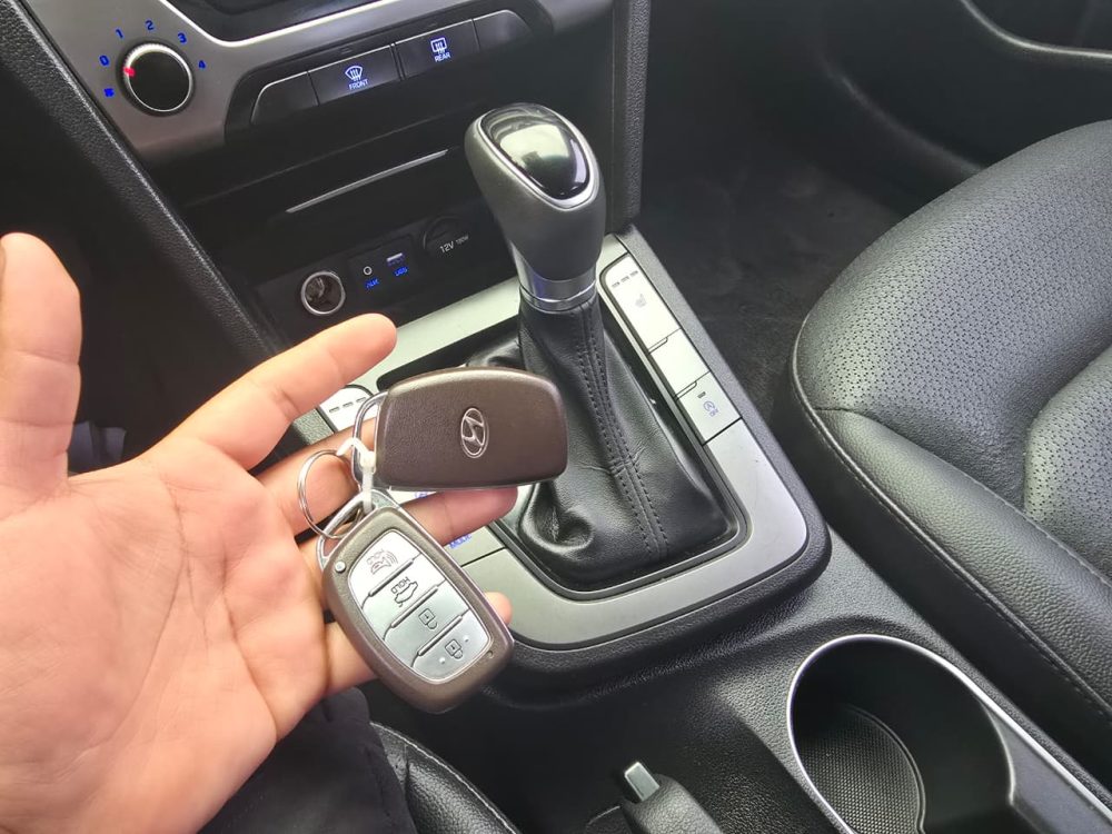 HYUNDAI AVANTE 2018 – 1.6cc Turbo Diesel / 5 Pasajeros / Cámara Retro - Imagen 19