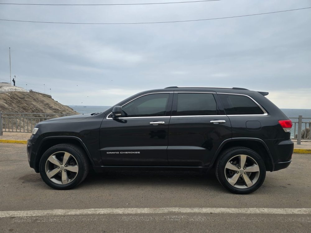 JEEP GRAND CHEROKEE OVERLAND 2015 – 3.0 DIESEL / 5 PASAJEROS / 4X4 / FULL EQUIPPED - Imagen 7