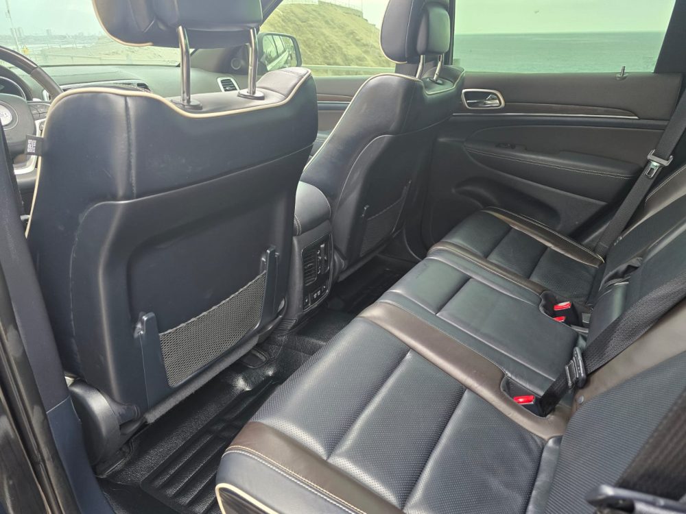 JEEP GRAND CHEROKEE OVERLAND 2015 – 3.0 DIESEL / 5 PASAJEROS / 4X4 / FULL EQUIPPED - Imagen 29