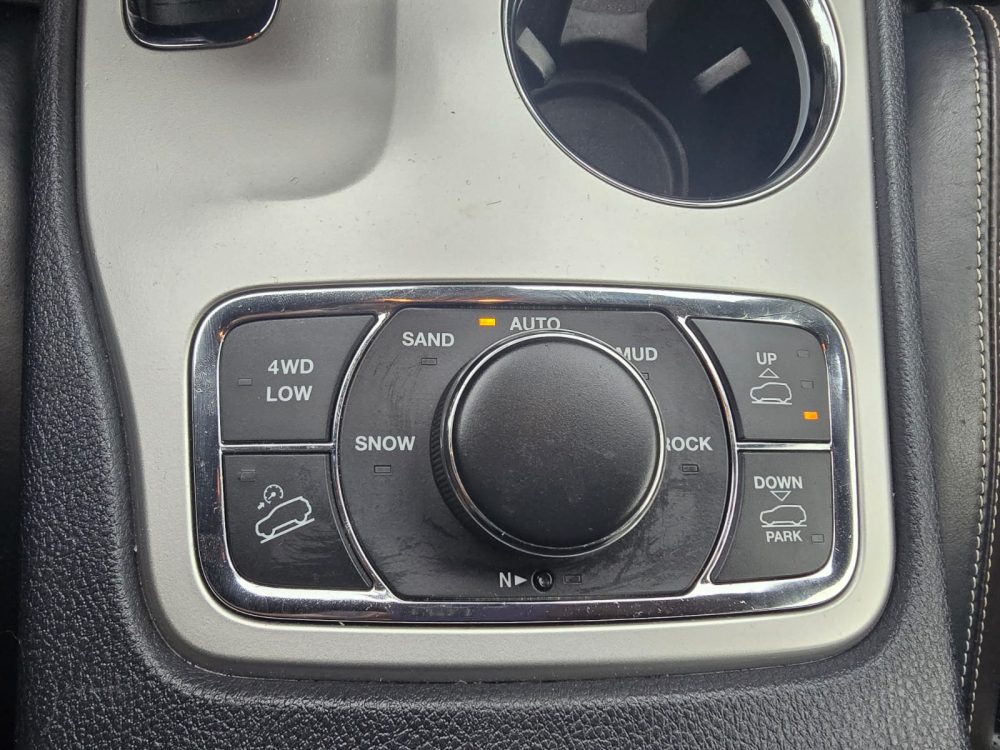 JEEP GRAND CHEROKEE OVERLAND 2015 – 3.0 DIESEL / 5 PASAJEROS / 4X4 / FULL EQUIPPED - Imagen 41