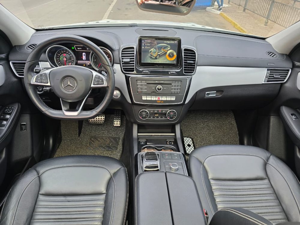 MERCEDES BENZ GLE 350d COUPE 2018 - 3.0cc Turbo Diesel / 5 Pasajeros / 4Matic / Kit AMG - Imagen 32