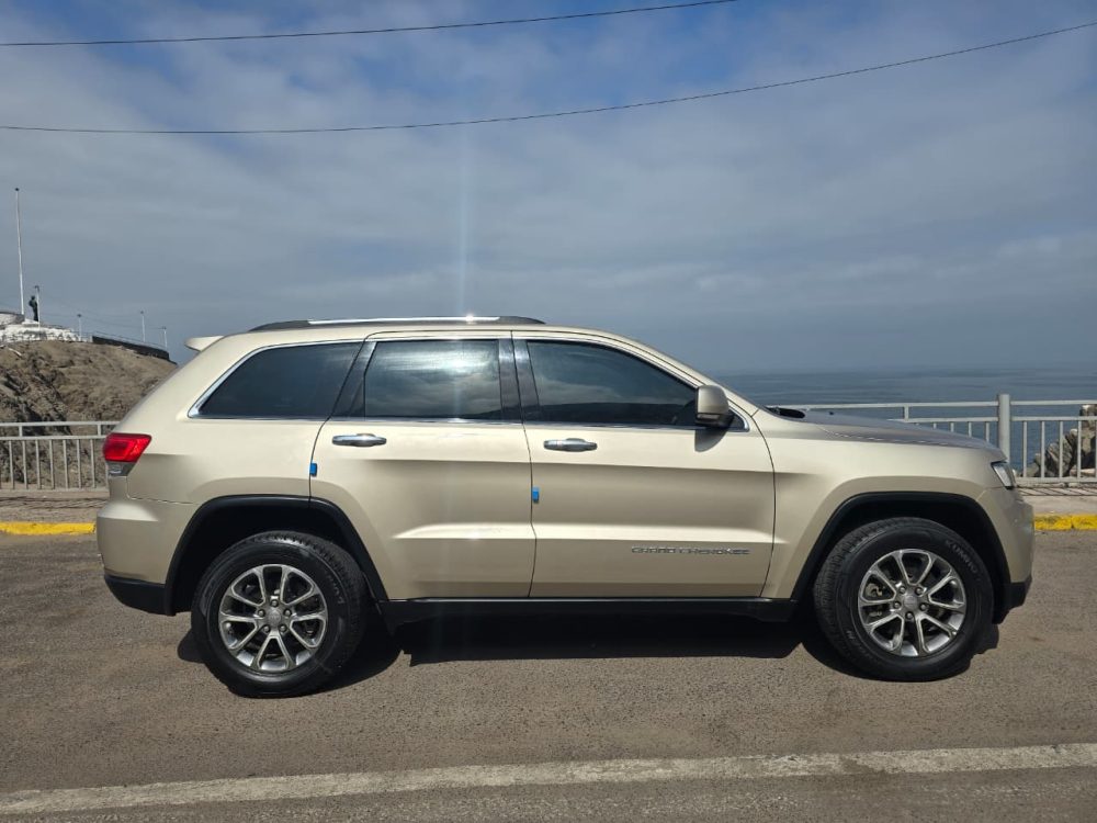 JEEP GRAND CHEROKEE LIMITED 2014 – 3.0 DIESEL / 5 PASAJEROS / 4X4 / FULL EQUIPPED - Imagen 13