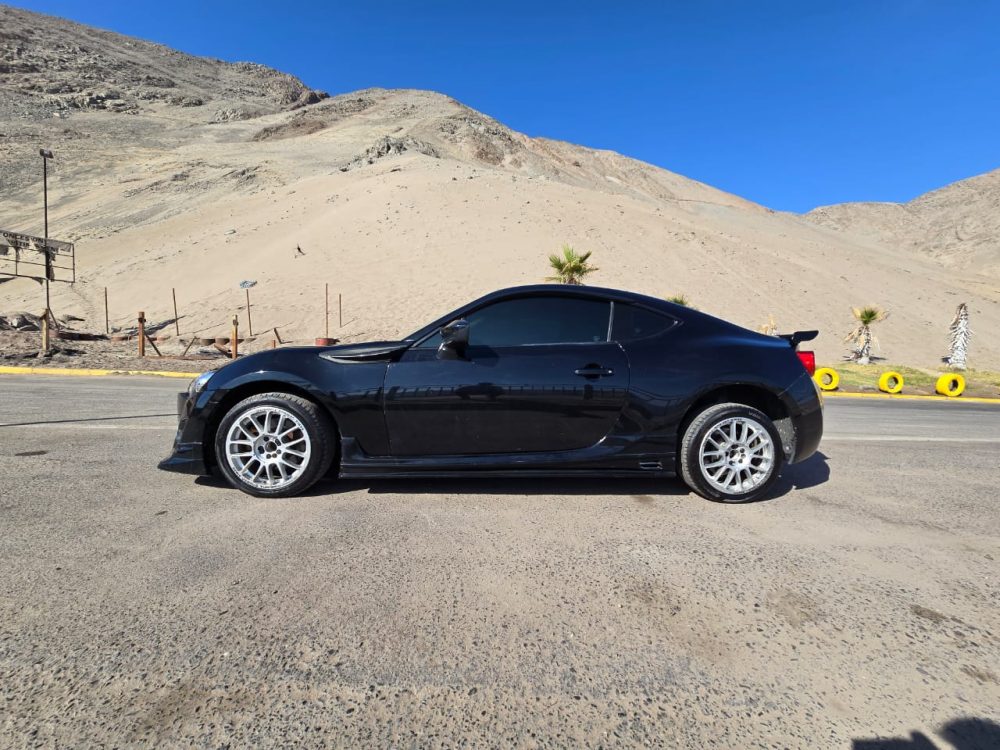 TOYOTA GT 86 2017 – 2.0cc / 4 Pasajeros / VOLENTE ORIGINAL / MECANICO / 6TA - Imagen 3