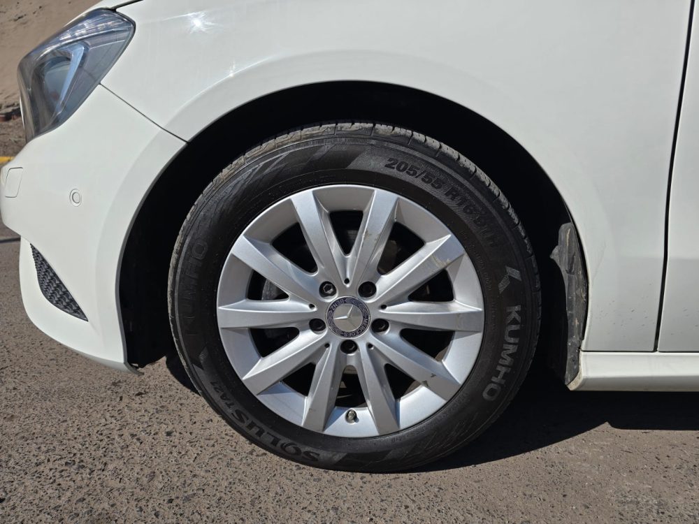 MERCEDES BENZ A180D 2015 – 1.5cc Turbo Diesel / 5 Pasajeros - Imagen 16