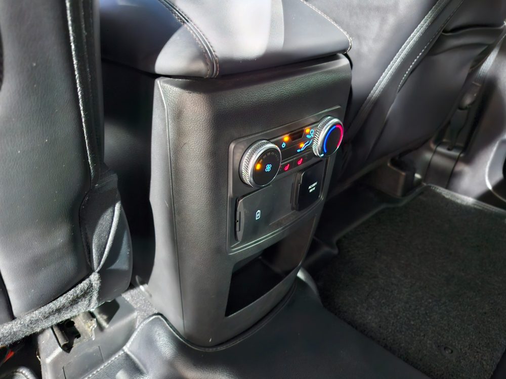 FORD EXPLORER PLATINUM 2021 – V6 EcoBoost de 3.0 L  / 4×4 / 6 Pasajeros - Imagen 24