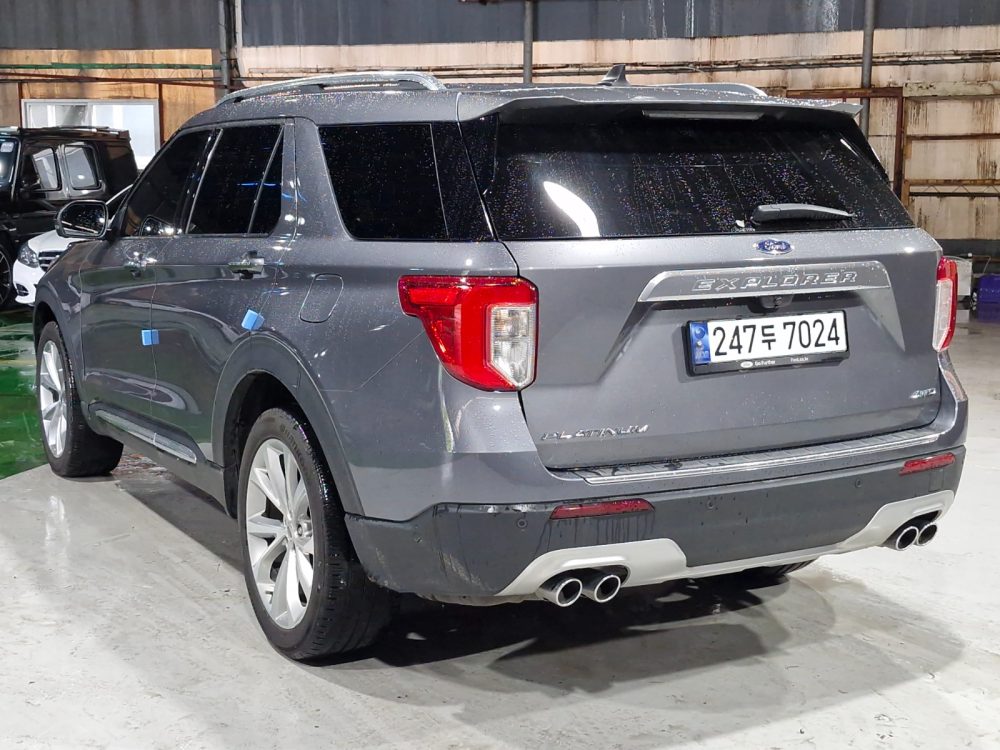 FORD EXPLORER PLATINUM 2021 – V6 EcoBoost de 3.0 L  / 4×4 / 6 Pasajeros - Imagen 6